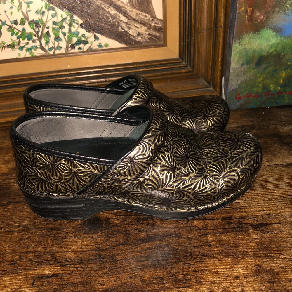 DANSKO - black and gold design- size 39 • Slip on - Clogs 
MAKE AN OFFER!